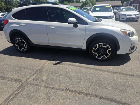 Used 2016 Subaru Crosstrek 2.0i Premium AWD/4WD image 6