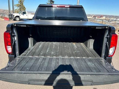 Used 2023 GMC Sierra 1500 SLE image 5