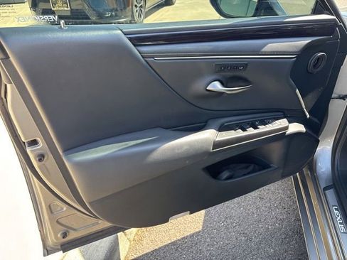 Used 2019 Lexus ES 350 w/ Premium Package FWD image 11