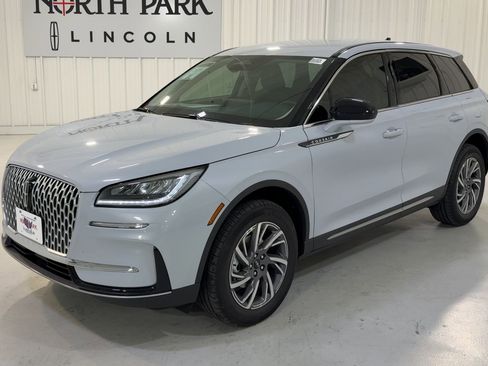 New 2026 Lincoln Corsair Premiere image 5