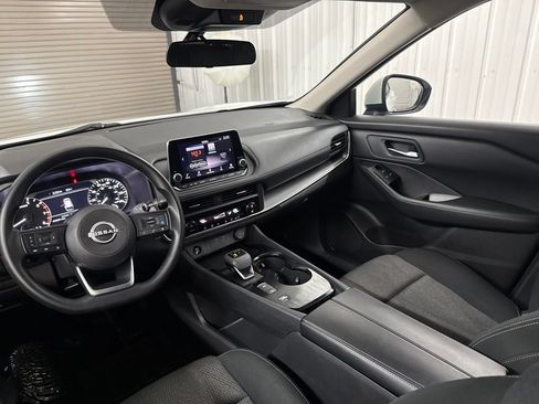 Used 2024 Nissan Rogue SV FWD image 36