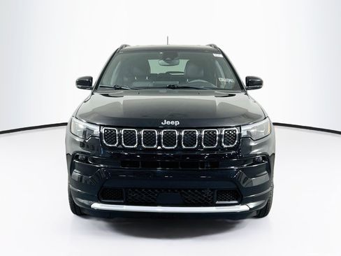 Used 2024 Jeep Compass Limited w/ Elite Group AWD/4WD image 2
