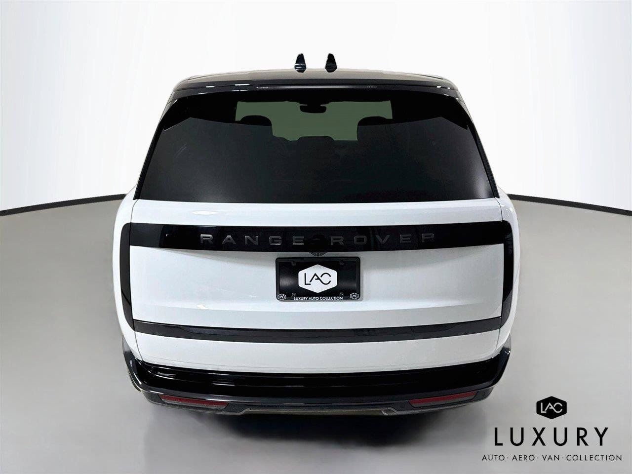 Used 2024 Land Rover Range Rover SE AWD/4WD image 7