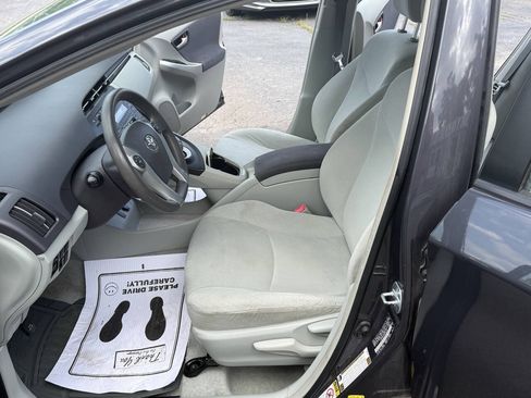 Used 2011 Toyota Prius Two FWD image 13