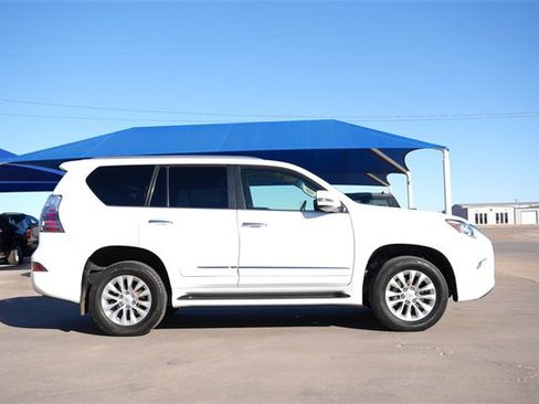 Used 2019 Lexus GX 460 Premium image 3