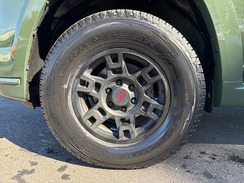 Used 2022 Toyota 4Runner TRD Sport w/ Technology Package image 9