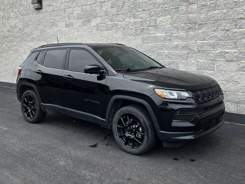 Used 2022 Jeep Compass Latitude w/ Convenience Group AWD/4WD image 7