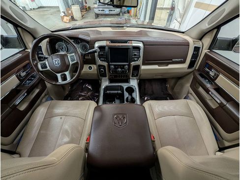 Used 2018 RAM 2500 Laramie w/ Convenience Group image 10