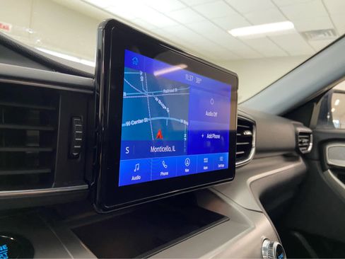 Used 2023 Ford Explorer XLT w/ Equipment Group 202A image 27