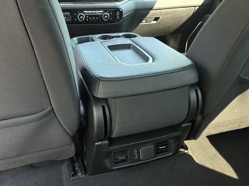 Used 2025 Chevrolet Silverado 1500 LT AWD/4WD image 22
