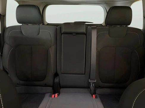 Used 2024 Jeep Grand Cherokee Laredo RWD image 63