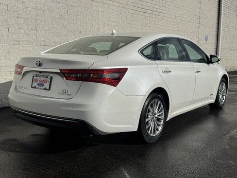 Used 2016 Toyota Avalon Limited image 9