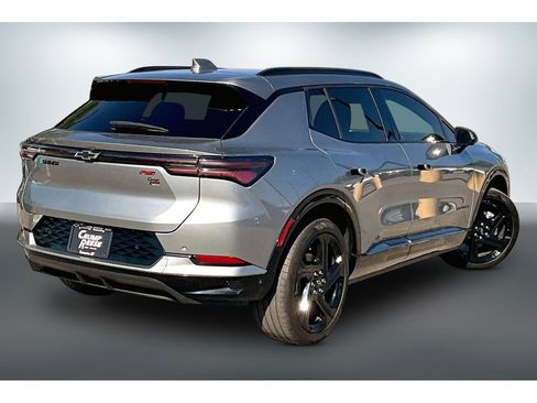 Used 2024 Chevrolet Equinox EV RS FWD image 6
