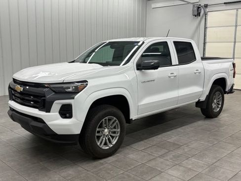 Used 2026 Chevrolet Colorado LT w/ LT Convenience Package AWD/4WD image 5