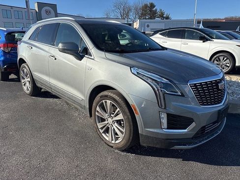 Used 2023 Cadillac XT5 Premium Luxury image 3