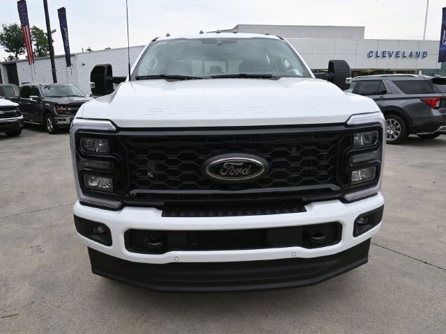 Used 2025 Ford F350 Lariat w/ Lariat Ultimate Package AWD/4WD image 3