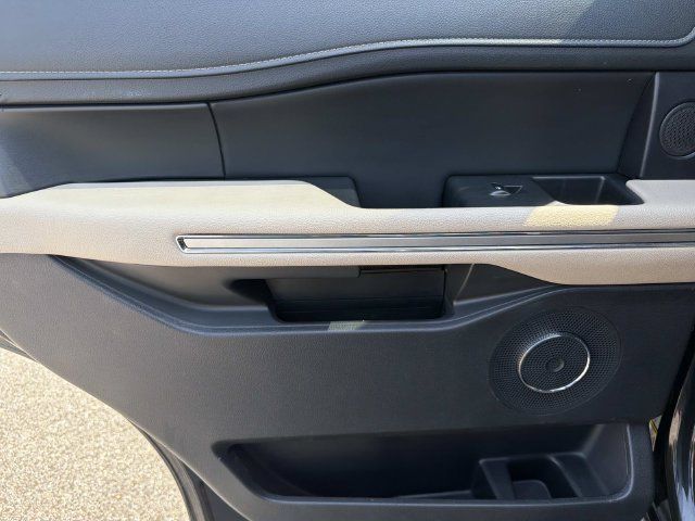 Used 2023 Ford Expedition Limited RWD image 23