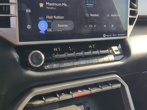 Used 2023 Toyota Tundra Limited image 23