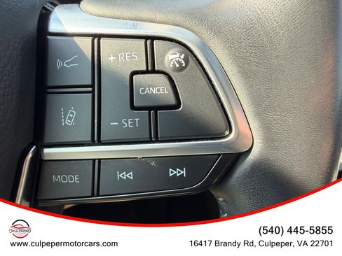 Used 2021 Toyota Highlander XLE FWD image 30