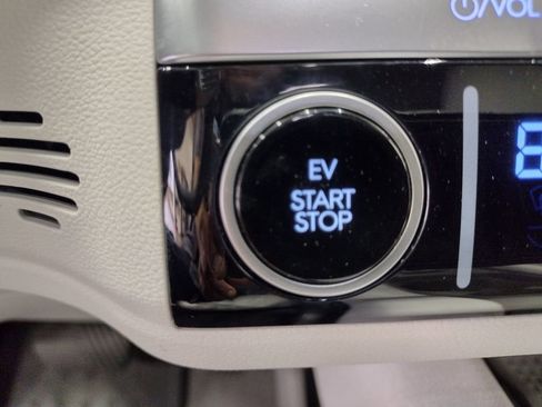 Certified 2025 Hyundai Ioniq 6 SEL image 32