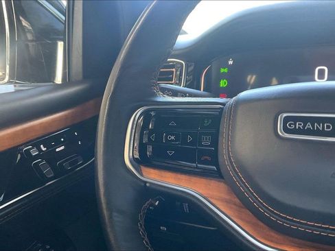 Used 2024 Jeep Grand Wagoneer L Series III AWD/4WD image 8