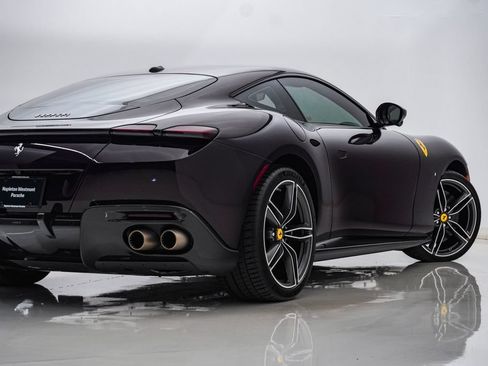 Used 2022 Ferrari Roma RWD image 10