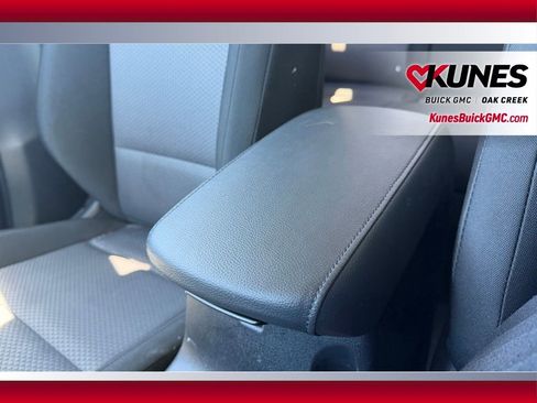 Used 2025 Kia Soul LX w/ LX Technology Package FWD image 12