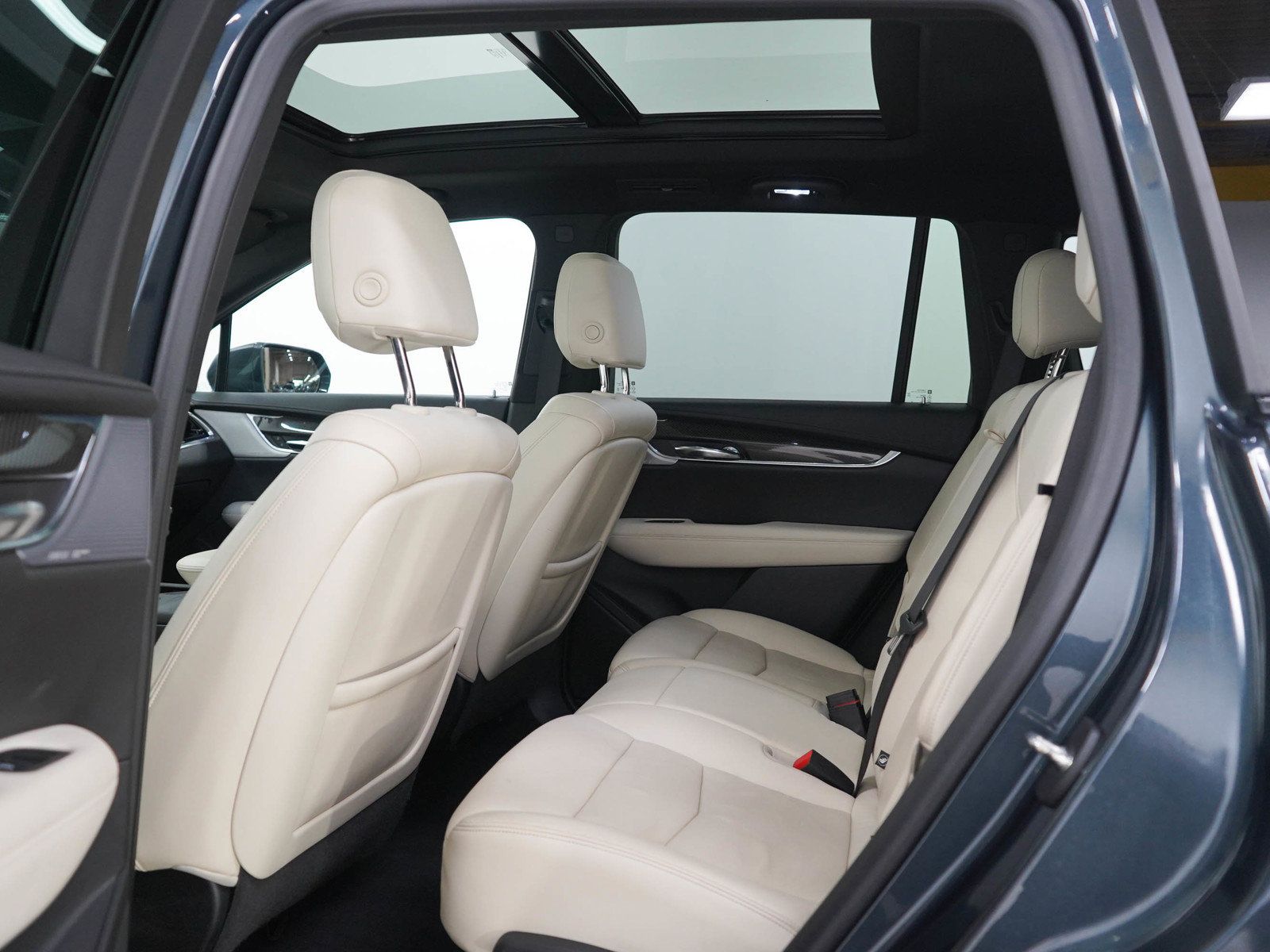 Used 2020 Cadillac XT6 Premium Luxury FWD image 18