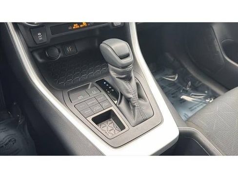 Certified 2025 Toyota RAV4 XLE AWD/4WD image 31