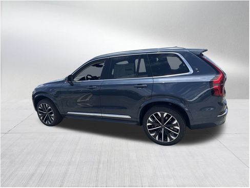 New 2026 Volvo XC90 B5 Core image 2