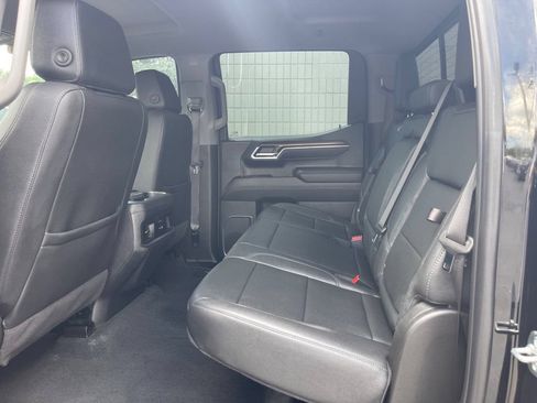 Used 2025 Chevrolet Silverado 1500 LT Trail Boss w/ LT Trail Boss Premium Package AWD/4WD image 12