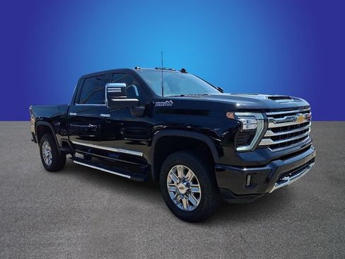 Used 2024 Chevrolet Silverado 2500 High Country w/ High Country Premium Package AWD/4WD image 2