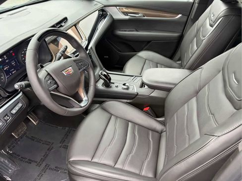 Used 2025 Cadillac XT6 Sport w/ Platinum Package AWD/4WD image 9