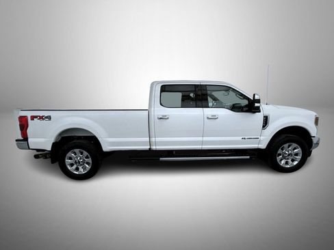 Used 2018 Ford F350 Lariat w/ Chrome Package image 4