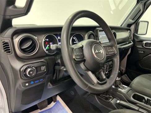 Used 2023 Jeep Wrangler Unlimited image 9
