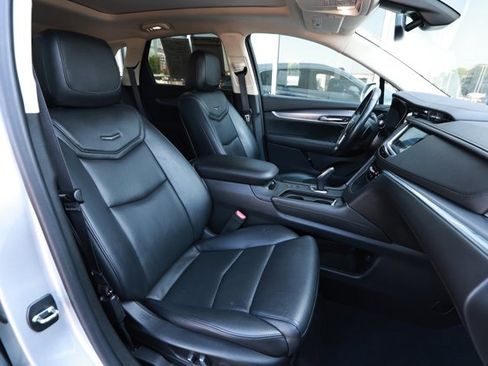Used 2018 Cadillac XT5 Premium Luxury FWD image 33