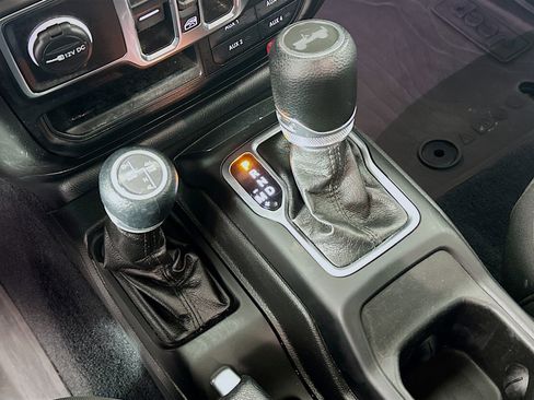 Used 2023 Jeep Wrangler Unlimited w/ Cold Weather Group image 24