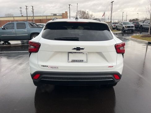 Used 2025 Chevrolet Trax RS w/ Driver Confidence Package image 6