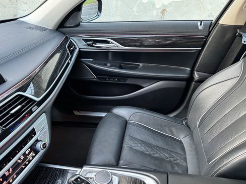 Used 2022 BMW 740i RWD image 20