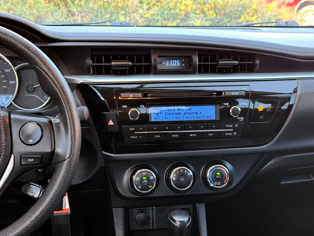 Used 2015 Toyota Corolla L FWD image 27