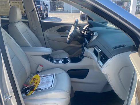 Used 2020 GMC Terrain Denali w/ Denali Premium Package FWD image 15