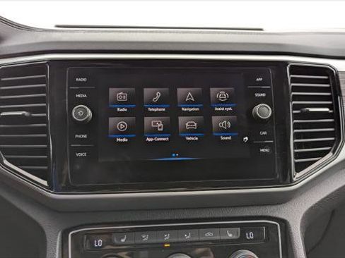 Used 2023 Volkswagen Atlas Cross Sport SE image 29