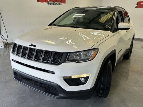 Used 2019 Jeep Compass Latitude FWD image 7