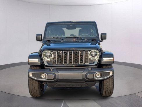 Used 2025 Jeep Wrangler Unlimited Sahara AWD/4WD image 10