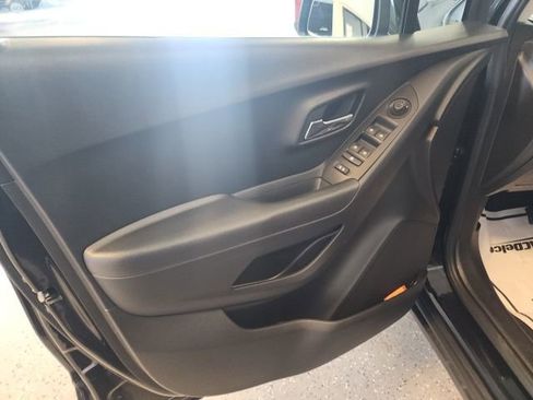 Used 2016 Chevrolet Trax LS FWD image 10