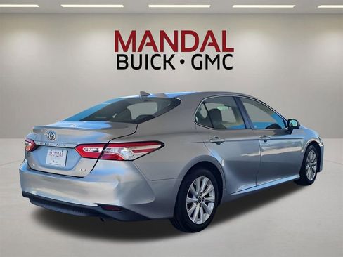 Used 2020 Toyota Camry LE FWD image 6