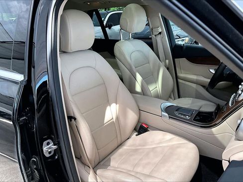 Used 2022 Mercedes-Benz GLC 300 4MATIC image 9
