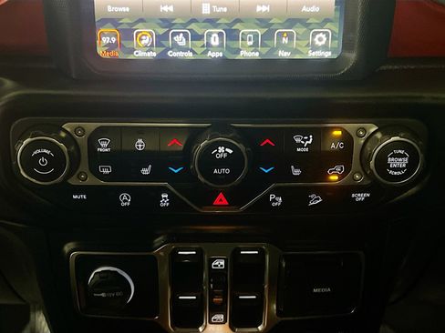 Used 2021 Jeep Wrangler Unlimited Rubicon AWD/4WD image 12