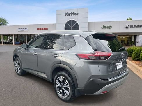 Used 2021 Nissan Rogue SV w/ Premium Package FWD image 4