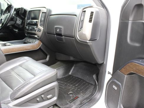 Used 2017 GMC Sierra 2500 Denali w/ Duramax Plus Package AWD/4WD image 24